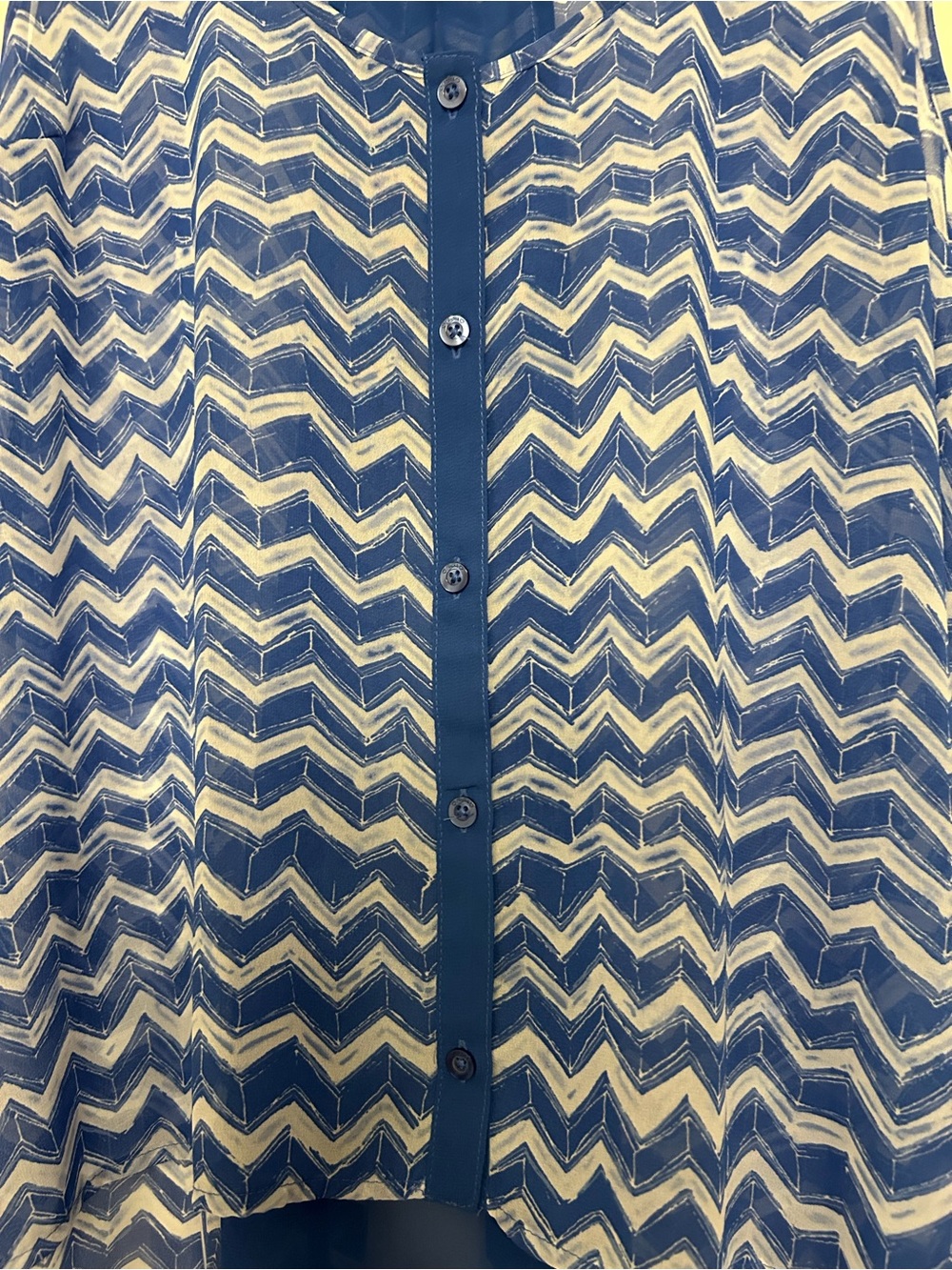 Candie's Blue Chevron Button-Front Sheer High-Low Camisole - Picture 3 of 6